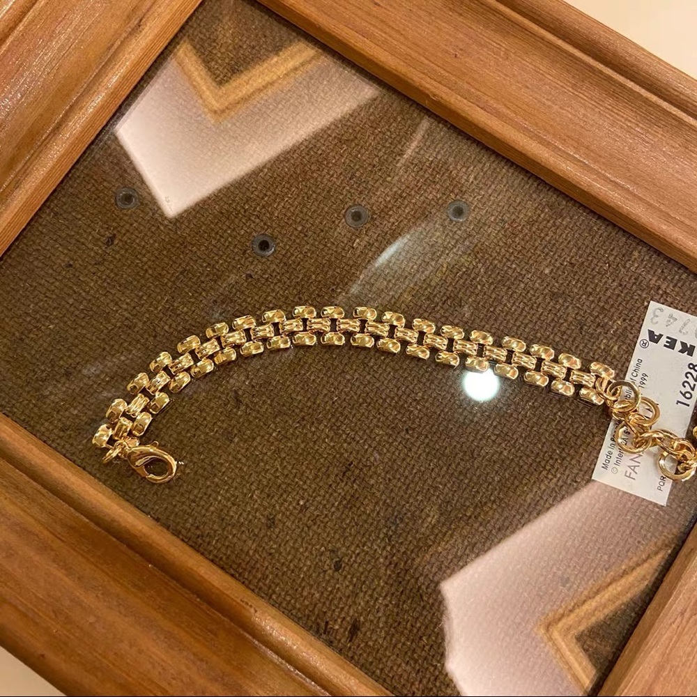 18k gold plated thick vintage style bracelet
